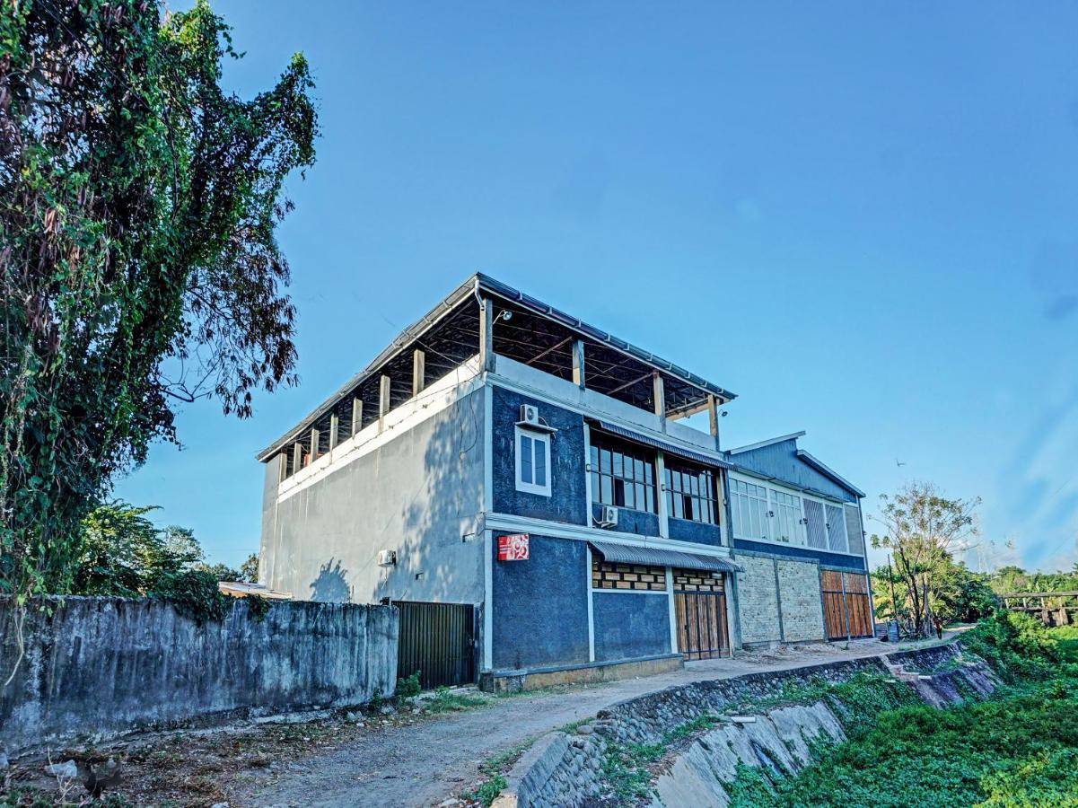 Oyo 91219 Adhyaksa Hotel